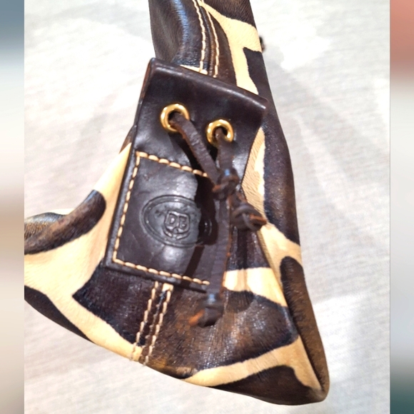 Dooney & Bourke Giraffe Print Large Handbag Unusual Style - Picture 4 of 11